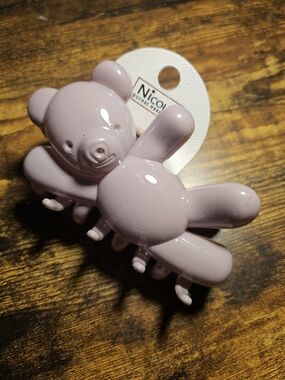 Nicole Bear Hair Claw Clip in Pale Lavender